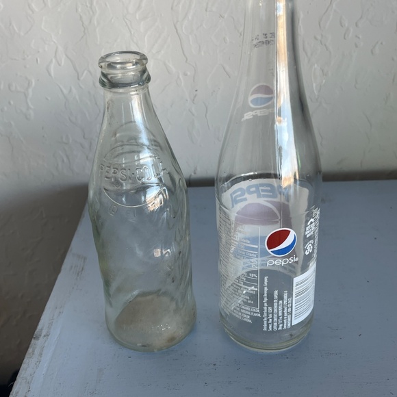 Lot of 2 Old Glass Pepsi soda pop bottles; clear & red white blue label vintage - Picture 6 of 8